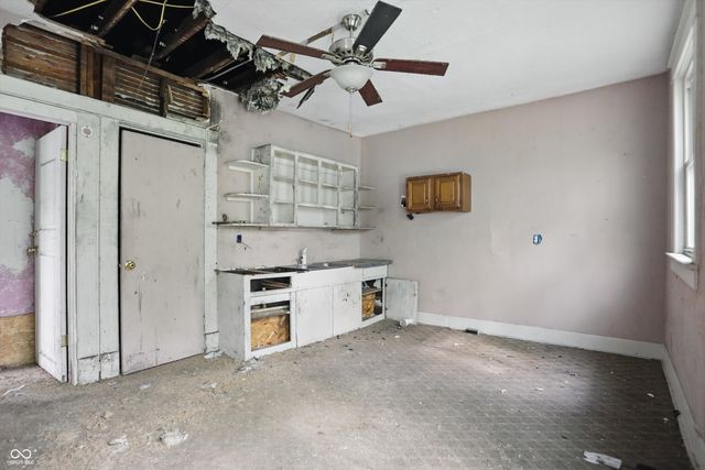 1910 Locust Street, Terre Haute, IN 47807