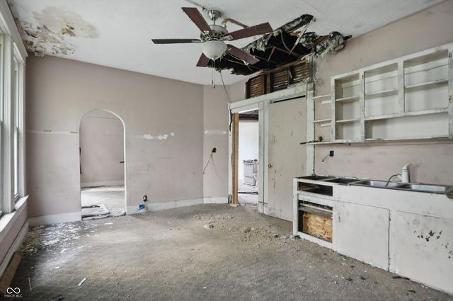 1910 Locust Street, Terre Haute, IN 47807