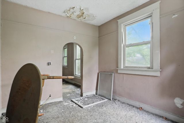 1910 Locust Street, Terre Haute, IN 47807