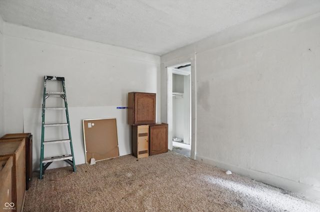 1910 Locust Street, Terre Haute, IN 47807