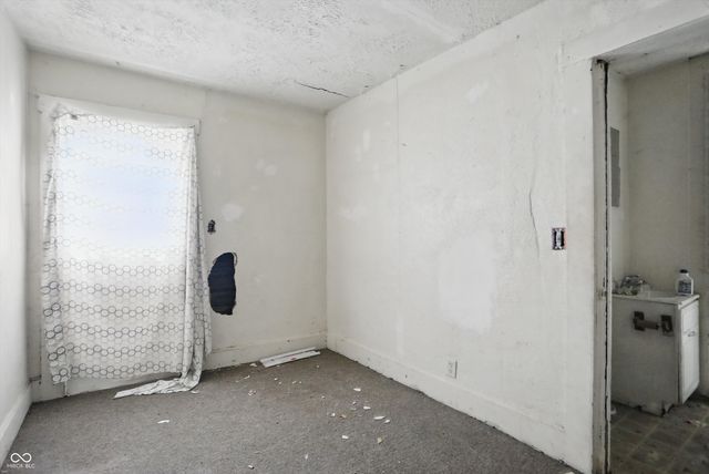 1910 Locust Street, Terre Haute, IN 47807