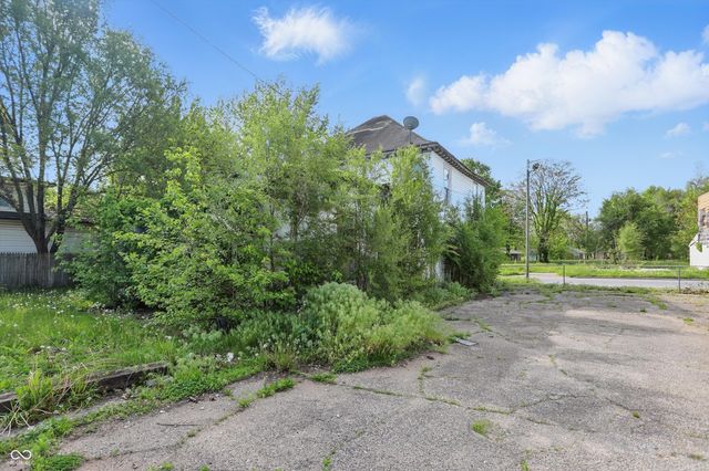 1910 Locust Street, Terre Haute, IN 47807