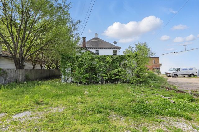 1910 Locust Street, Terre Haute, IN 47807