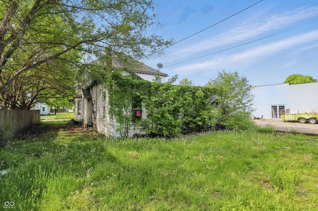 1910 Locust Street, Terre Haute, IN 47807