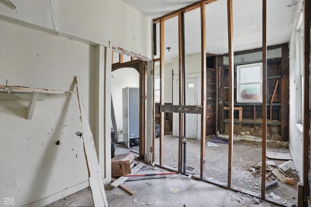 1910 Locust Street, Terre Haute, IN 47807