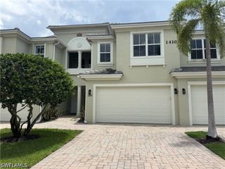 1410 Mariposa CIR 105, Naples, FL 34105
