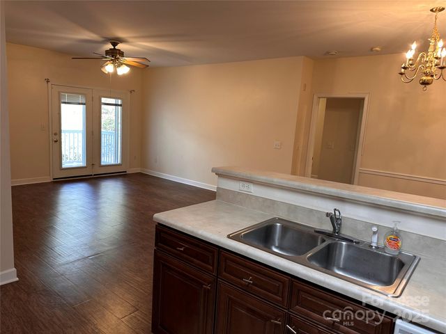 9849 Hyde Glen Court, Charlotte, NC 28262