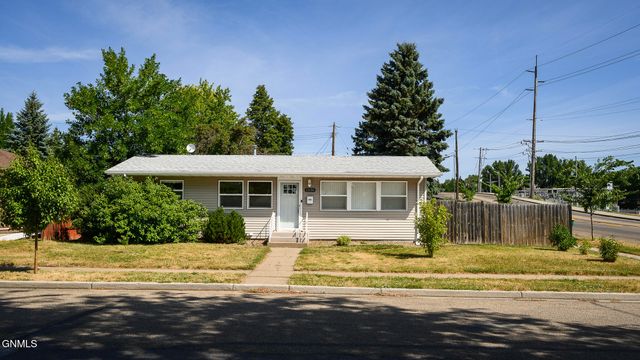 2536 E Avenue B, Bismarck, ND 58501 property photo