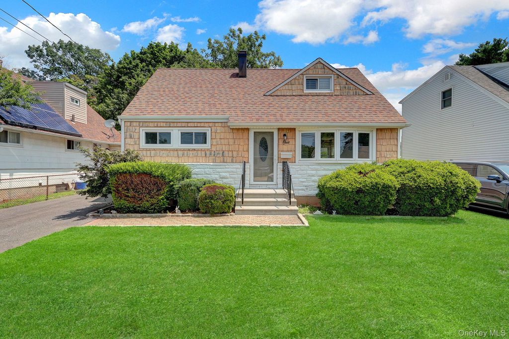 1 Prince Street, Hicksville, NY 11801 — exterior