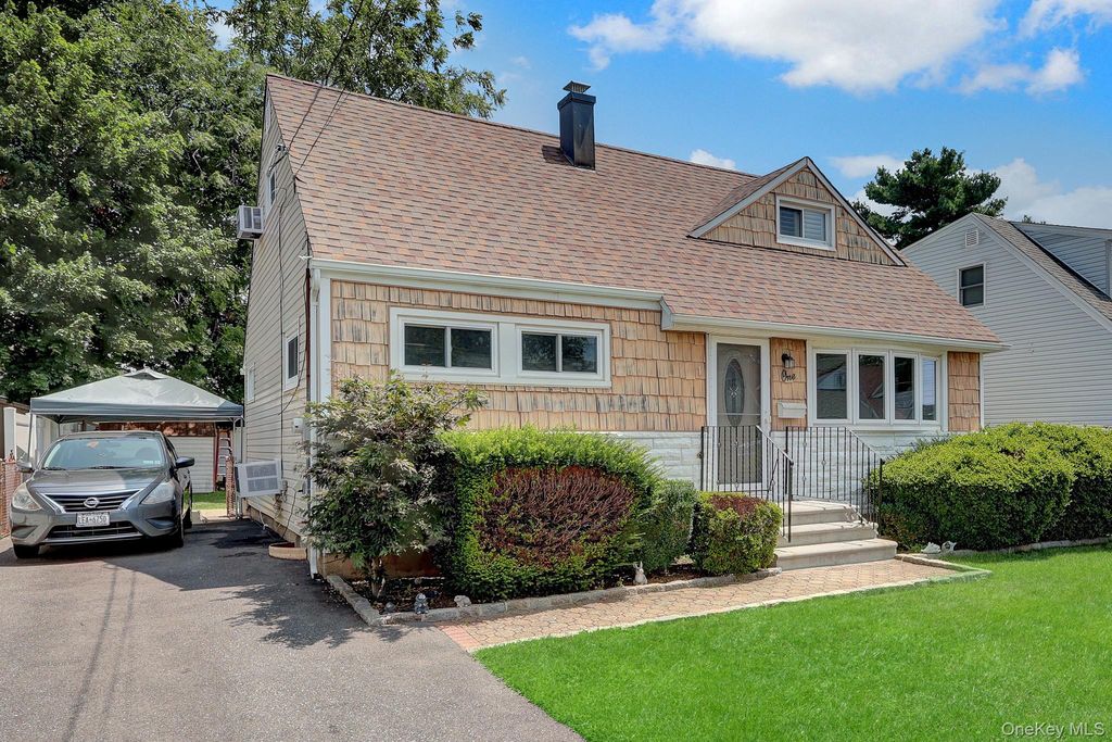 1 Prince Street, Hicksville, NY 11801 — photo 3
