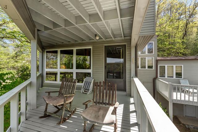 1240 Village Road, Murphy, NC 28906