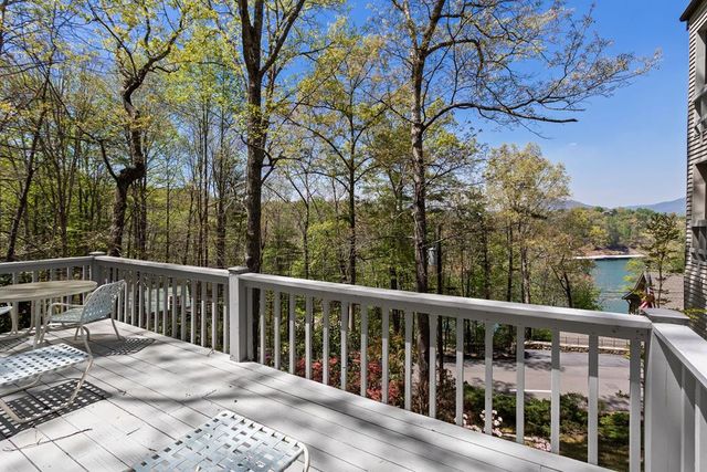 1240 Village Road, Murphy, NC 28906