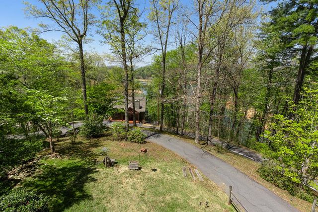 1240 Village Road, Murphy, NC 28906