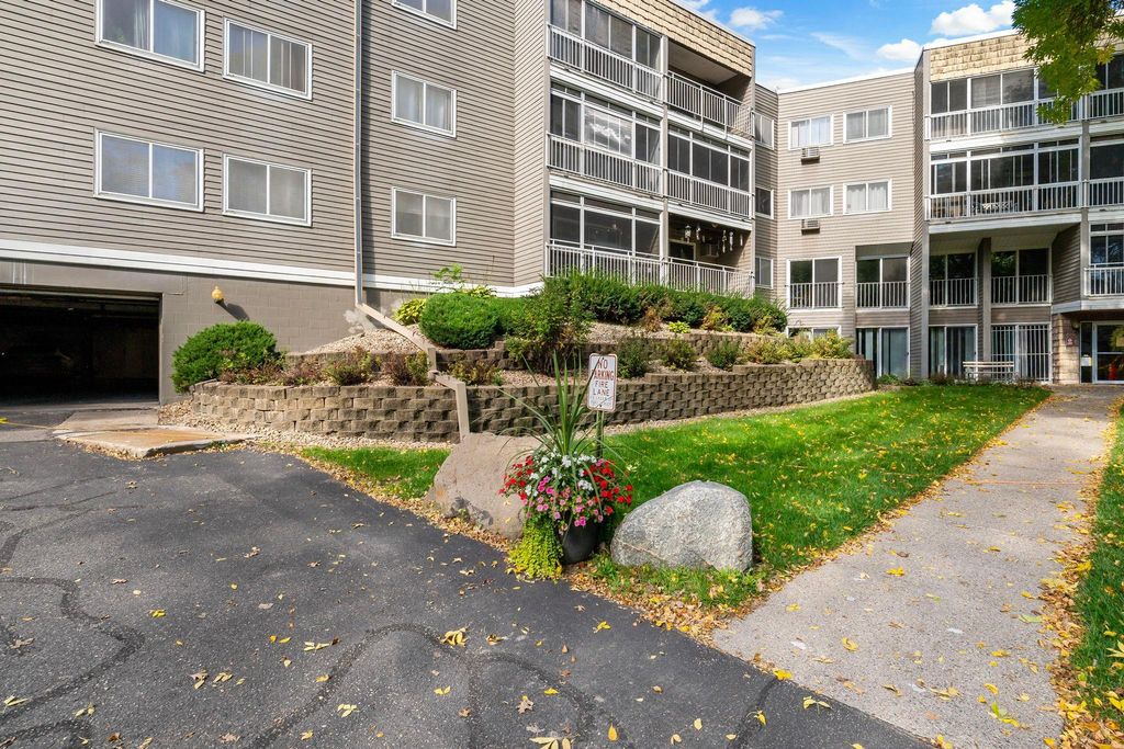 135 Viking Drive E 117, Little Canada, MN 55117 — photo 2