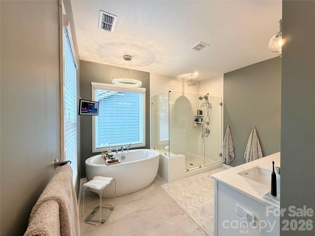 5212 Glenwalk Drive, Charlotte, NC 28269