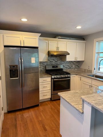 2 Burncoat Hts, Worcester, MA 01606