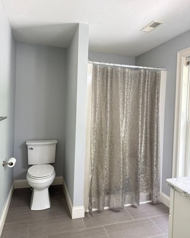 2 Burncoat Hts, Worcester, MA 01606