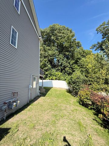 2 Burncoat Hts, Worcester, MA 01606