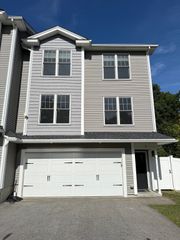 2 Burncoat Hts, Worcester, MA 01606