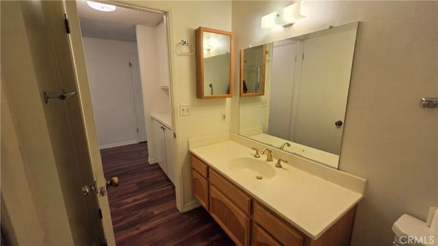 19340 Oak Crossing, Newhall, CA 91321
