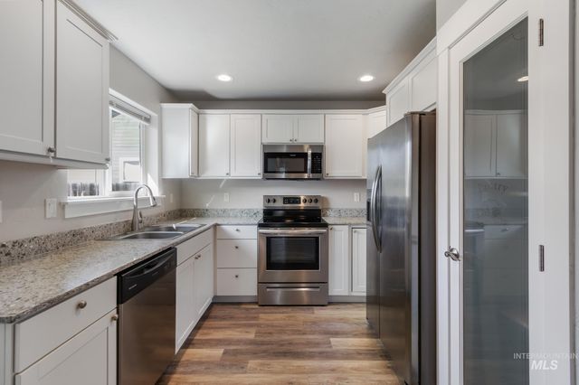 4822 Charme St, Caldwell, ID 83607