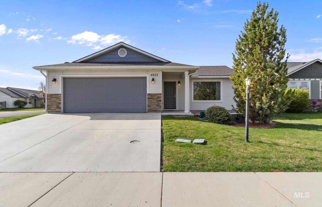 4822 Charme St, Caldwell, ID 83607