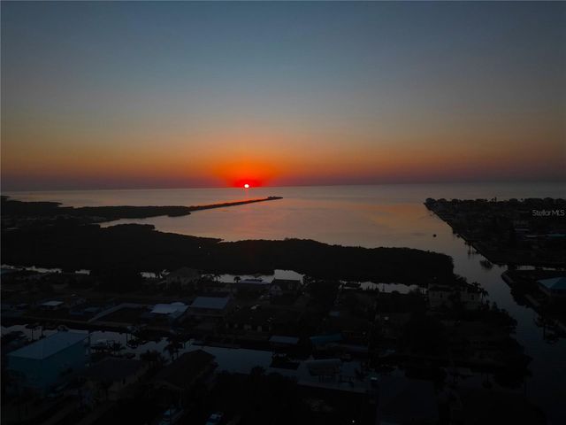 6814 GULL LANE, Hudson, FL 34667