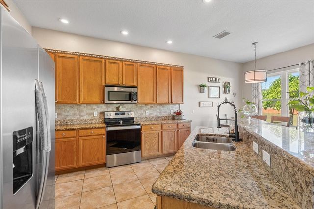 717 STRIHAL LOOP, Oakland, FL 34787