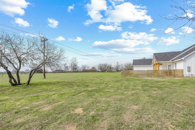 2230 Farm to Market 713, Lockhart, TX 78644