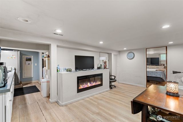 9059 Carkeek Drive S, Seattle, WA 98118