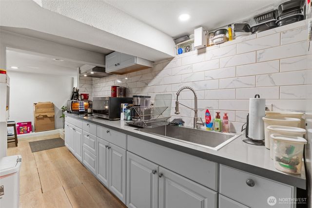 9059 Carkeek Drive S, Seattle, WA 98118