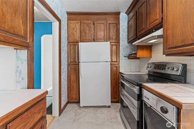 9059 Carkeek Drive S, Seattle, WA 98118