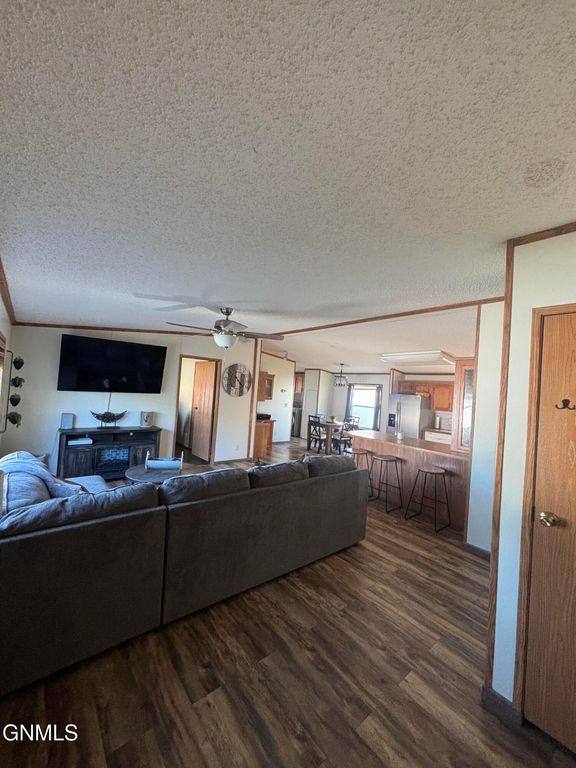 4019 Chandler Lane, Bismarck, ND 58503 photo 4