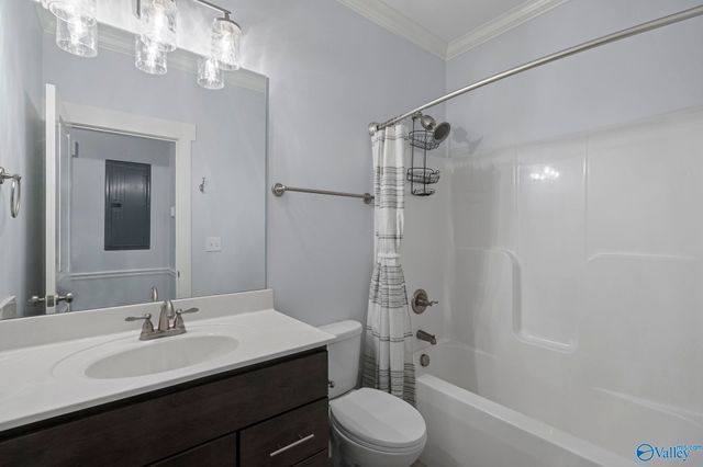 493 Wade Road SE, Owens Cross Roads, AL 35763