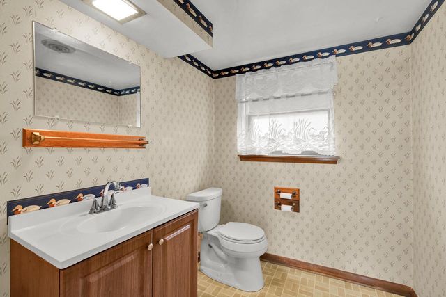 1450 County Road C, Grafton, WI 53024