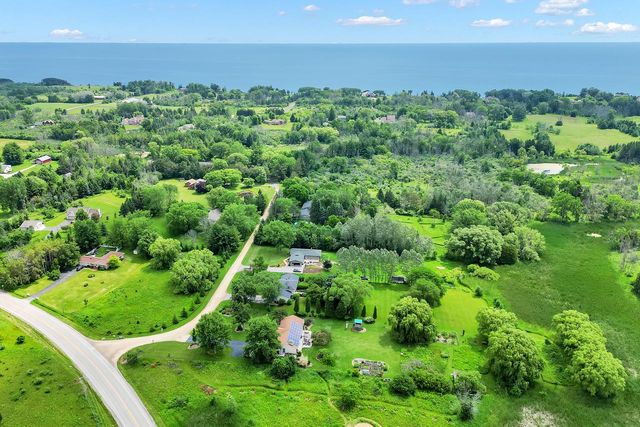 1450 County Road C, Grafton, WI 53024