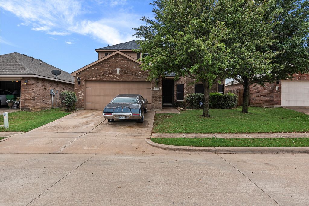 640 Brookbank Drive, Crowley, TX 76036