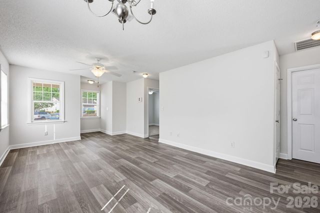 915 Barracuda Avenue, Statesville, NC 28677