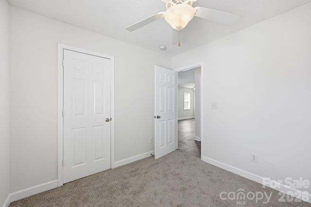 915 Barracuda Avenue, Statesville, NC 28677