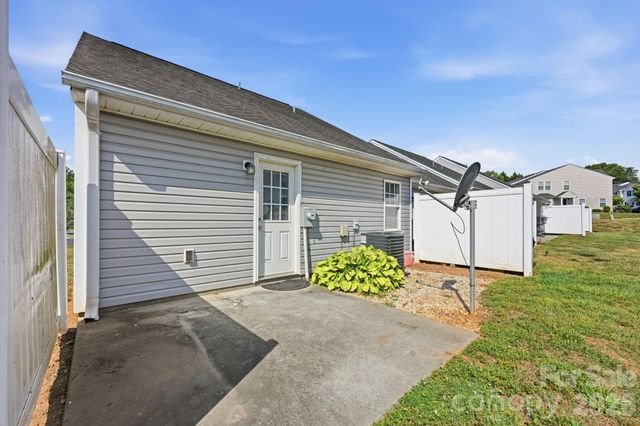 915 Barracuda Avenue, Statesville, NC 28677