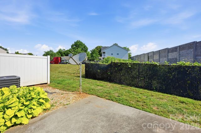 915 Barracuda Avenue, Statesville, NC 28677