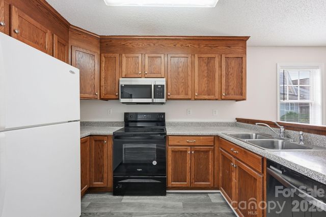 915 Barracuda Avenue, Statesville, NC 28677