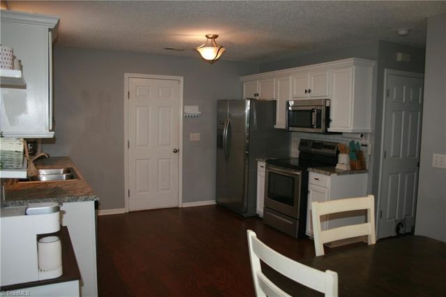 3700 Heather View Lane, Winston-salem, NC 27127