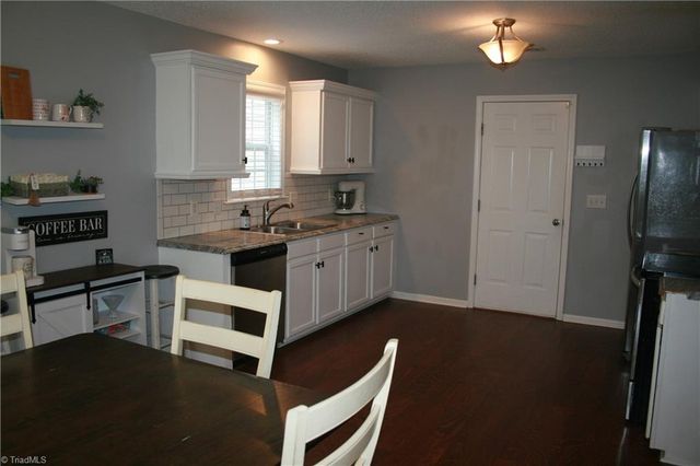 3700 Heather View Lane, Winston-salem, NC 27127