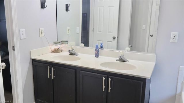 3700 Heather View Lane, Winston-salem, NC 27127