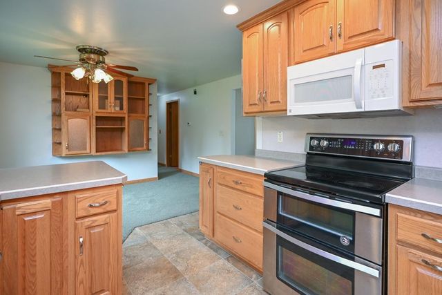 318 WESTPLAIN DRIVE, Green Bay, WI 54303
