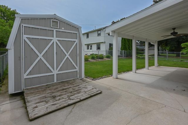 318 WESTPLAIN DRIVE, Green Bay, WI 54303