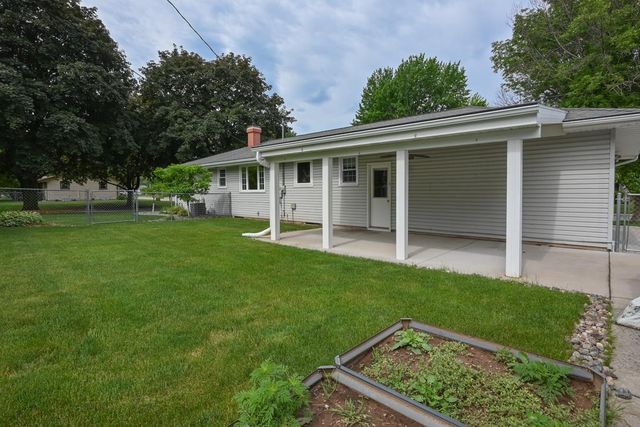 318 WESTPLAIN DRIVE, Green Bay, WI 54303