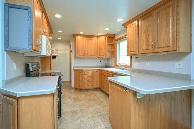 318 WESTPLAIN DRIVE, Green Bay, WI 54303