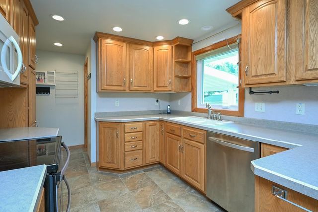 318 WESTPLAIN DRIVE, Green Bay, WI 54303